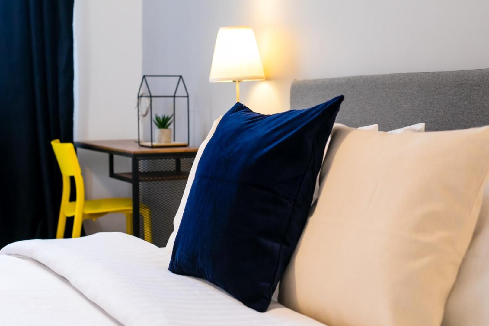 Heart Of The City - Cozy Apartments In Prime Location Boekarest Kamer foto
