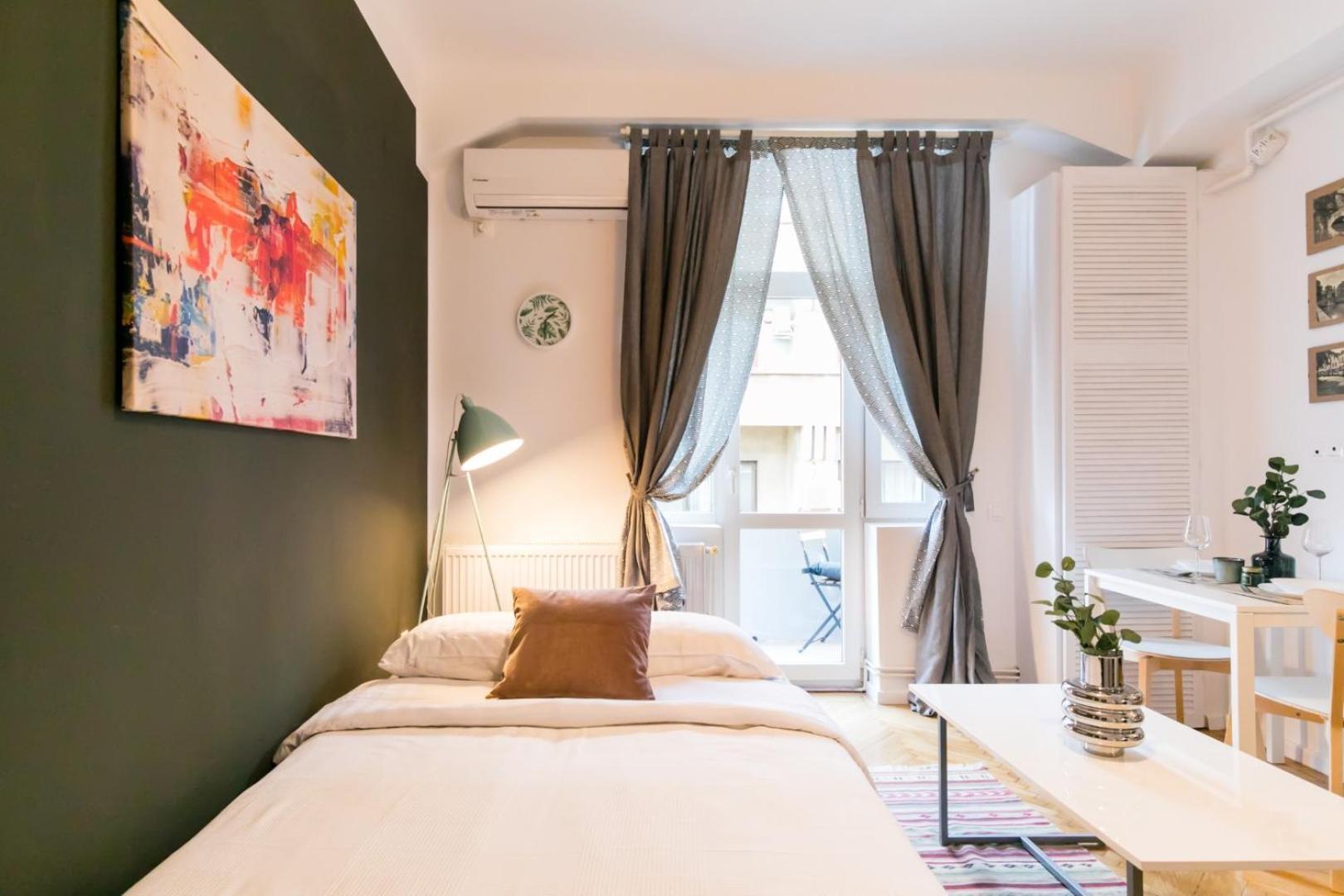 Heart Of The City - Cozy Apartments In Prime Location Boekarest Buitenkant foto