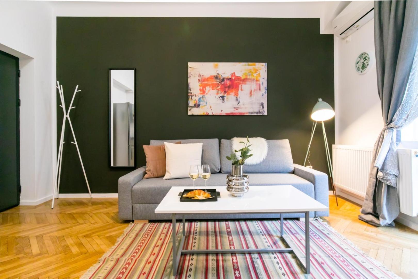 Heart Of The City - Cozy Apartments In Prime Location Boekarest Buitenkant foto